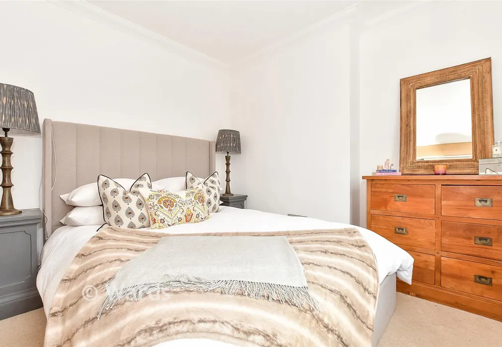 Bedroom 1 - High Street, Hadlow, Tonbridge, Kent - Wards of Kent
