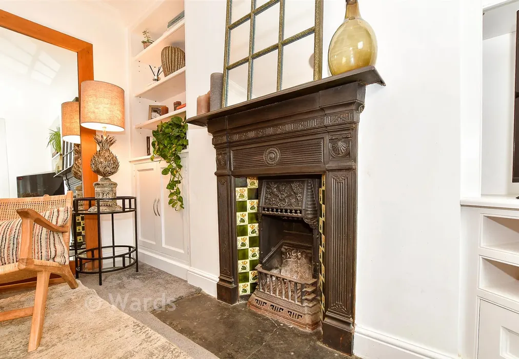 Internal Feature - High Street, Hadlow, Tonbridge, Kent - Wards of Kent