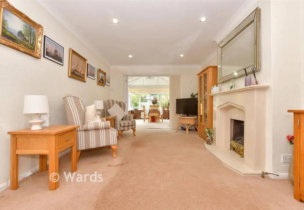 Lounge - The Street, Sholden, Deal, Kent - Wards of Kent