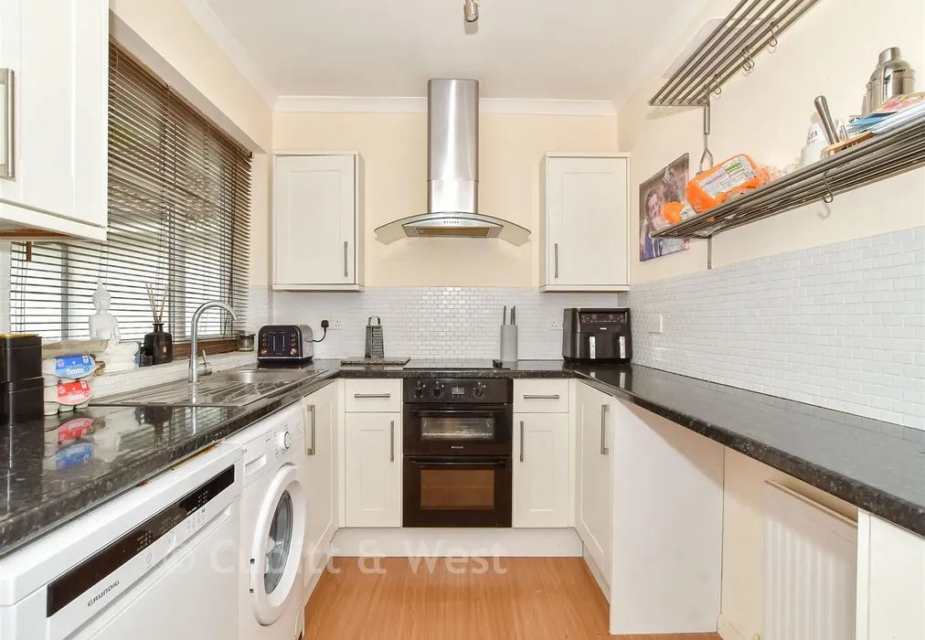 Kitchen - Kingsley Grove, Reigate, Surrey - Wards of Kent