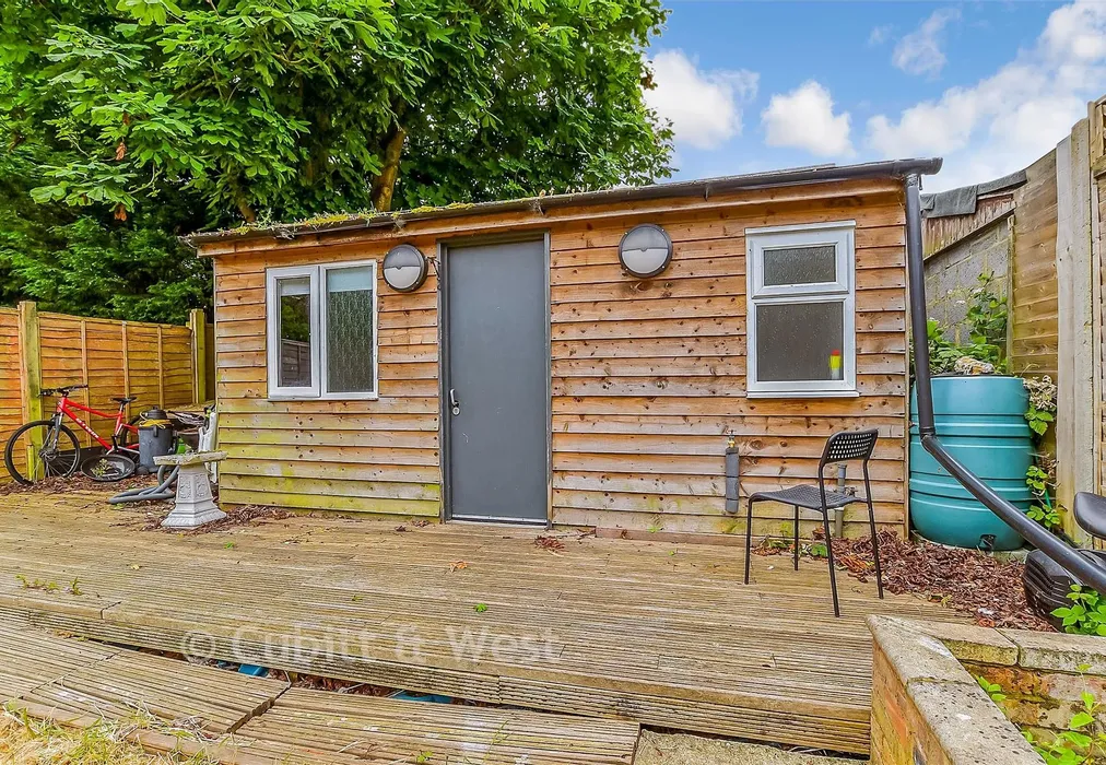 Workshop - Kingsley Grove, Reigate, Surrey - Wards of Kent