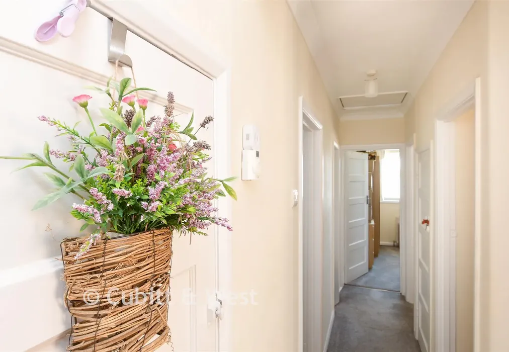 Internal Lifestyle Photograph - Kingsley Grove, Reigate, Surrey - Wards of Kent