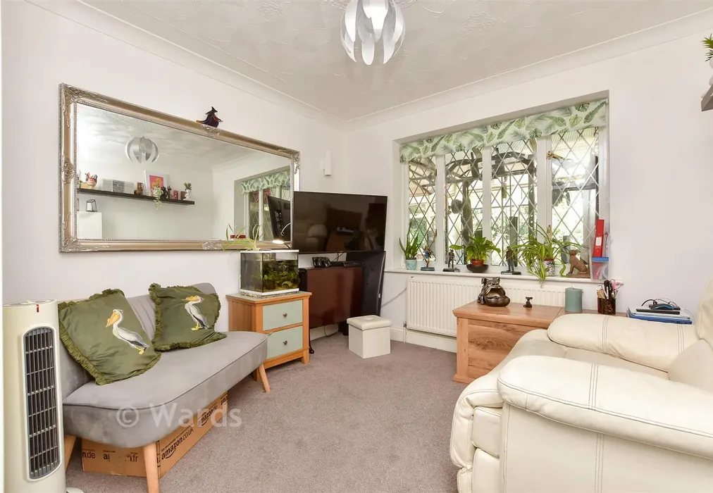 Family Room - Fairfield Park, Broadstairs, Kent - Wards of Kent