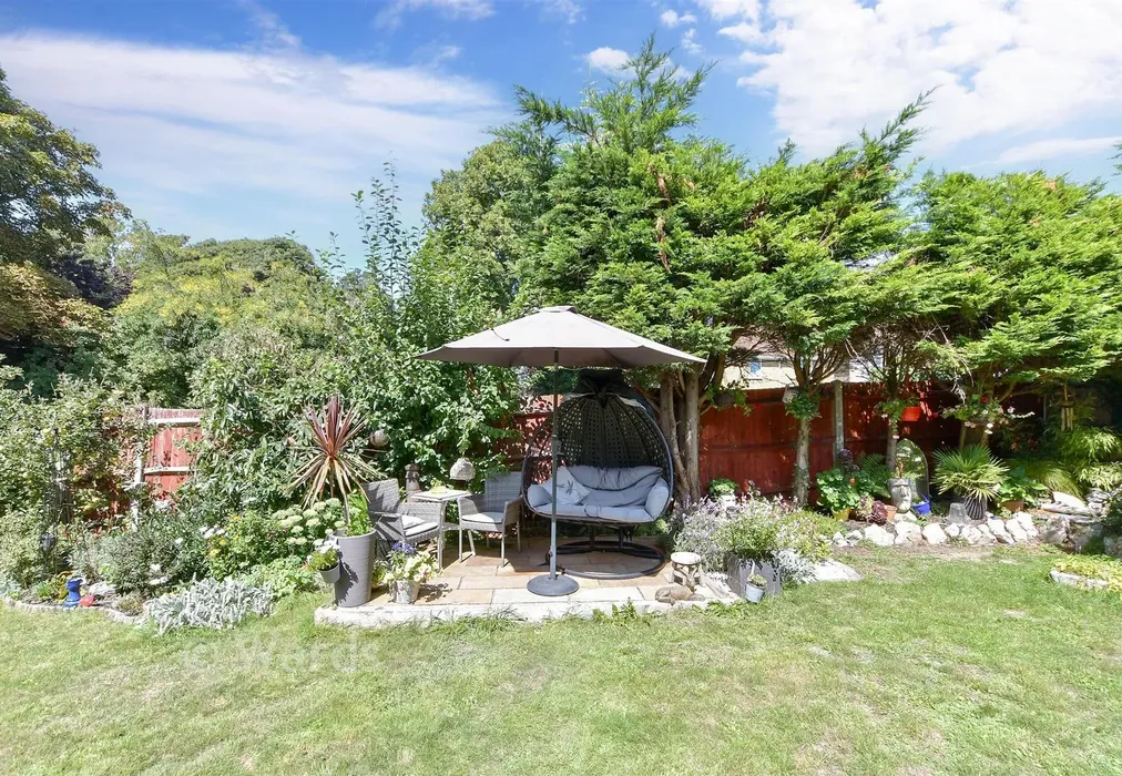 Rear Garden - Fairfield Park, Broadstairs, Kent - Wards of Kent