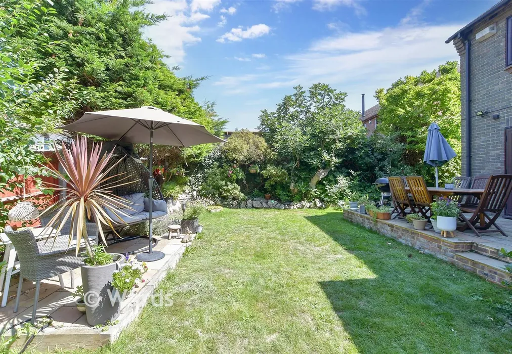 Rear Garden - Fairfield Park, Broadstairs, Kent - Wards of Kent