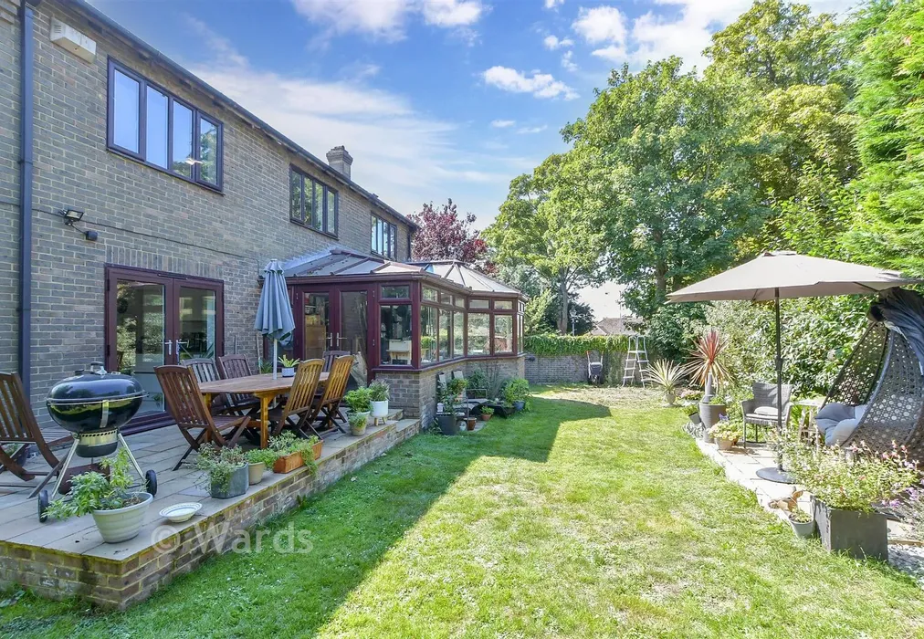Rear Garden - Fairfield Park, Broadstairs, Kent - Wards of Kent