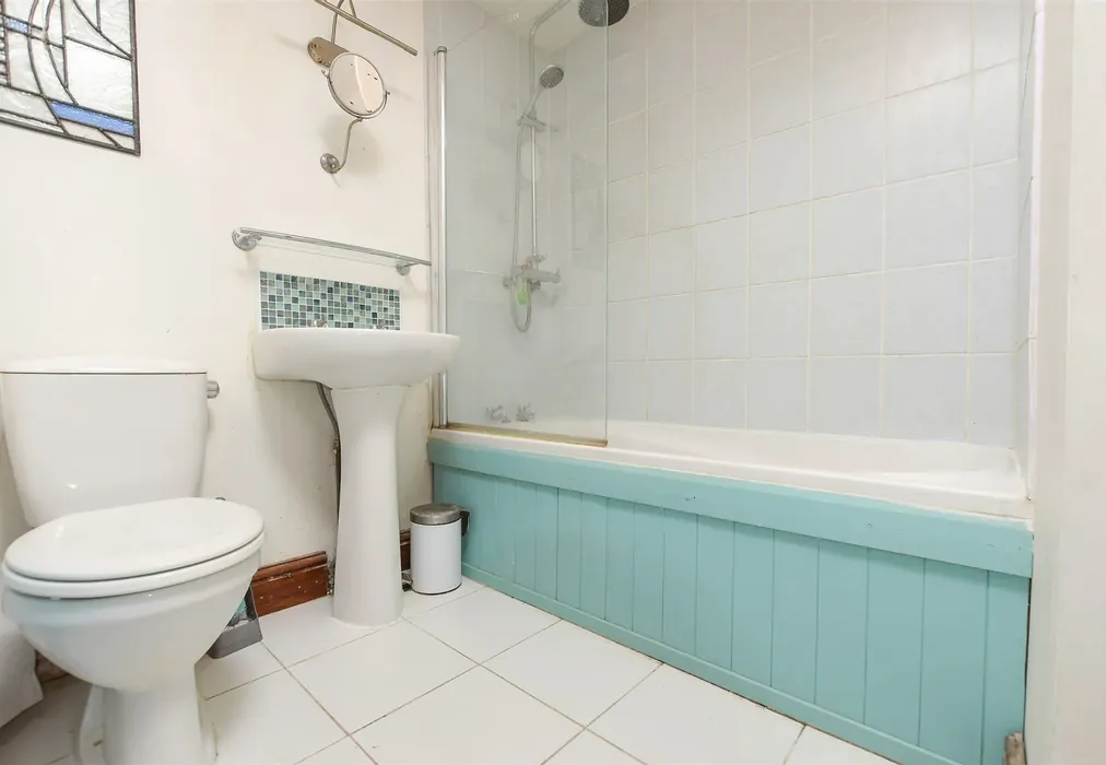 En-Suite Bathroom - Painters Forstal, Faversham, Kent - Wards of Kent