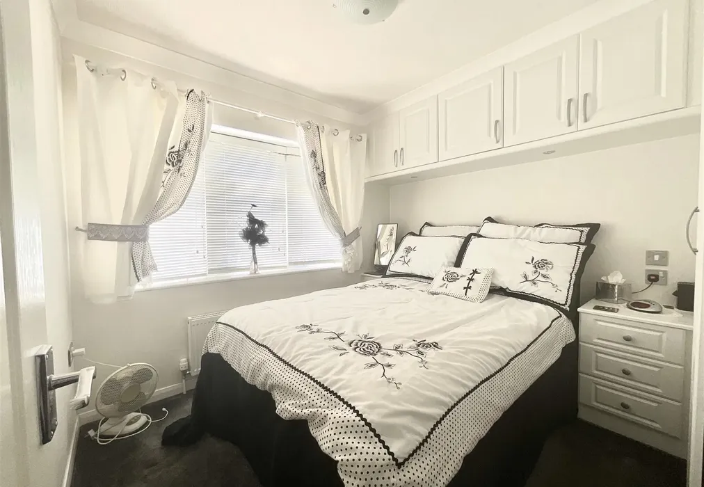 Bedroom 2 - Palm Court, Battlesbridge, Wickford, Essex - Wards of Kent