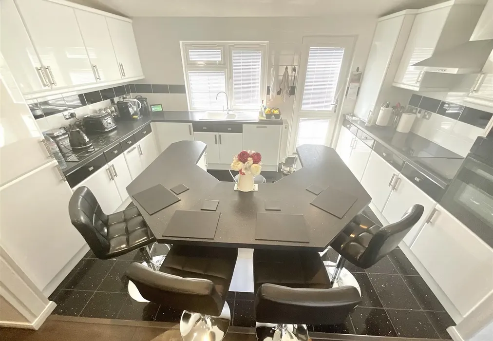 Kitchen/Diner - Palm Court, Battlesbridge, Wickford, Essex - Wards of Kent