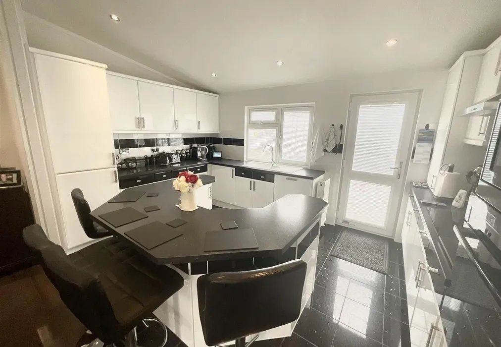 Kitchen/Diner - Palm Court, Battlesbridge, Wickford, Essex - Wards of Kent