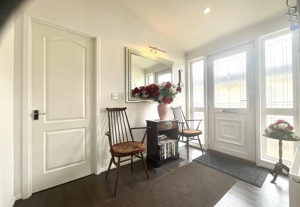 Entrance Hallway - Palm Court, Battlesbridge, Wickford, Essex - Wards of Kent