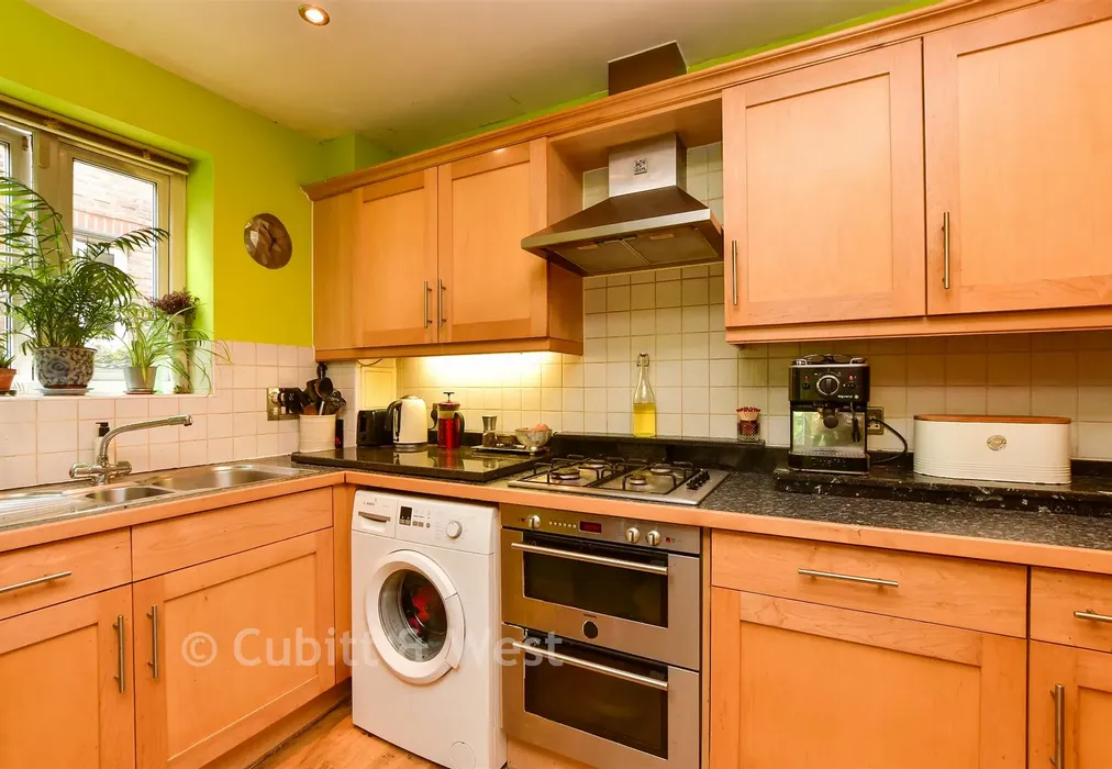 Kitchen - Gatton Park Road, Redhill, Surrey - Wards of Kent