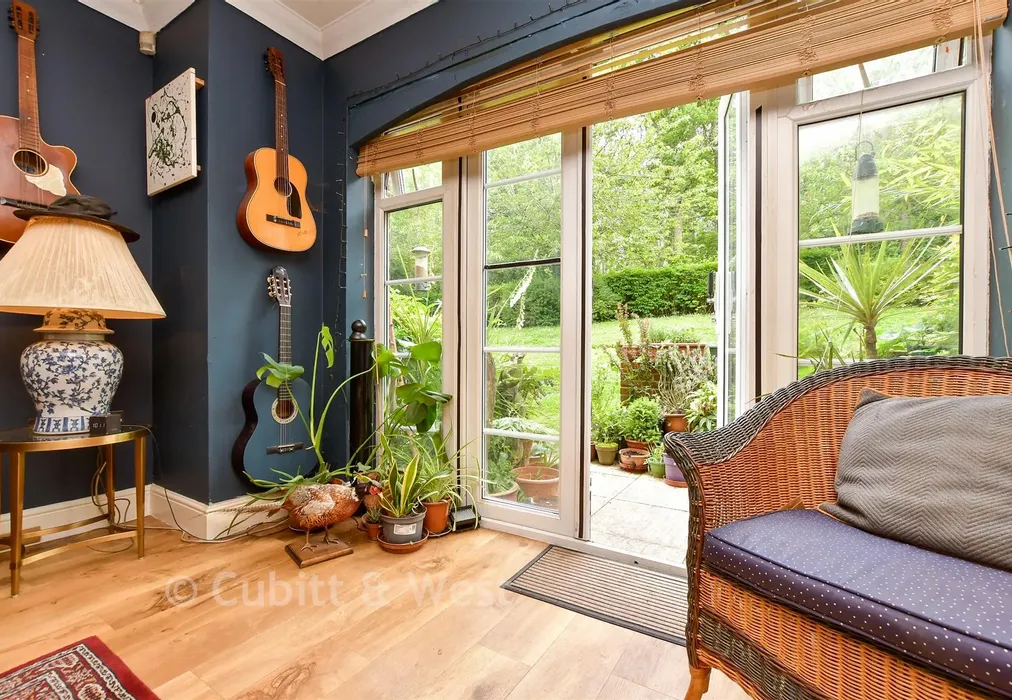 Internal Lifestyle Photograph - Gatton Park Road, Redhill, Surrey - Wards of Kent
