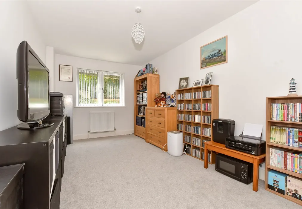 Bedroom 2 - Chine Avenue, Shanklin, Isle of Wight - Wards of Kent