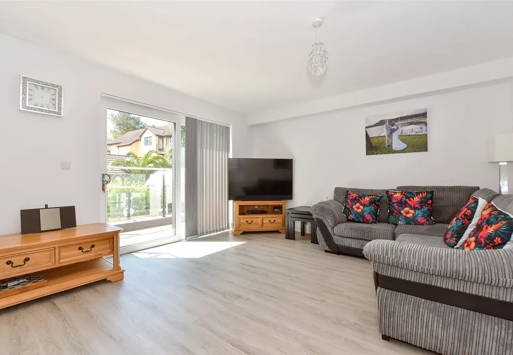 Kitchen/ Living Room - Chine Avenue, Shanklin, Isle of Wight - Wards of Kent