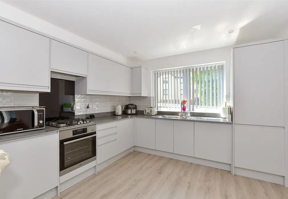 Kitchen/ Living Room - Chine Avenue, Shanklin, Isle of Wight - Wards of Kent