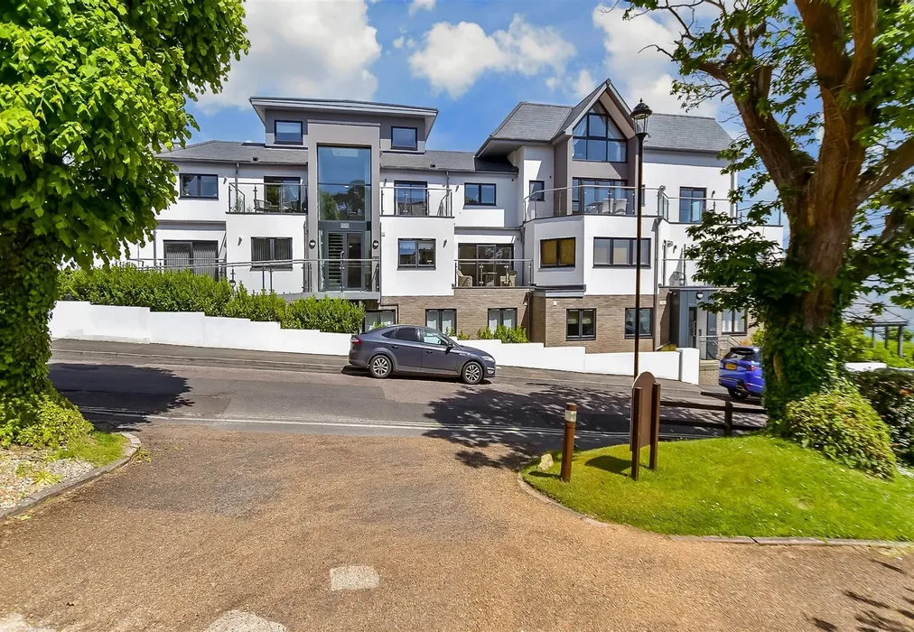Front Aspect - Chine Avenue, Shanklin, Isle of Wight - Wards of Kent
