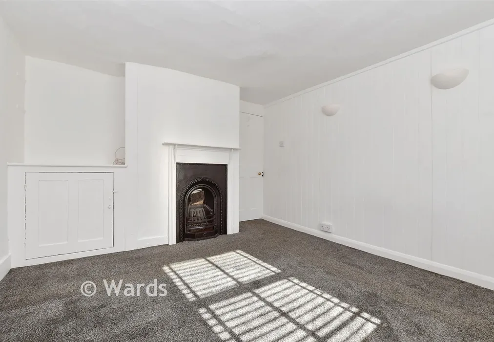 Bedroom 1 - Front Street, Ringwould, Deal, Kent - Wards of Kent