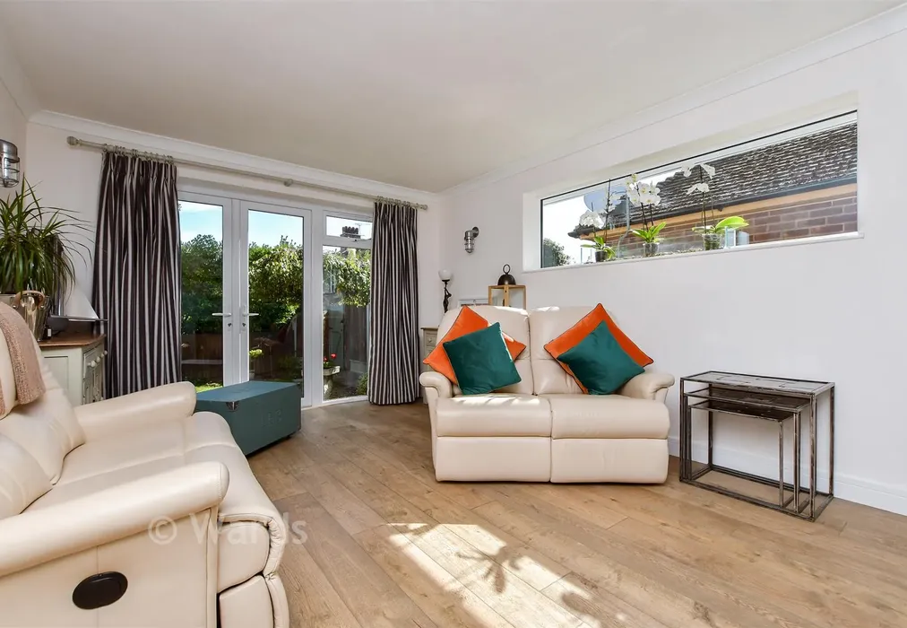 Lounge - Linden Avenue, Broadstairs, Kent - Wards of Kent