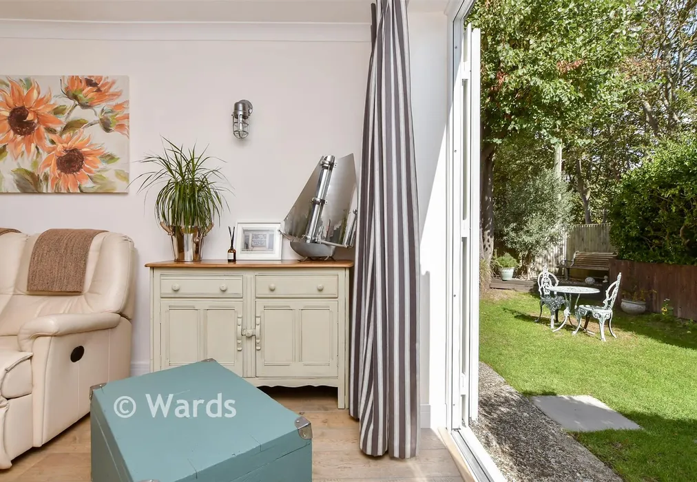 Internal Lifestyle Photograph - Linden Avenue, Broadstairs, Kent - Wards of Kent