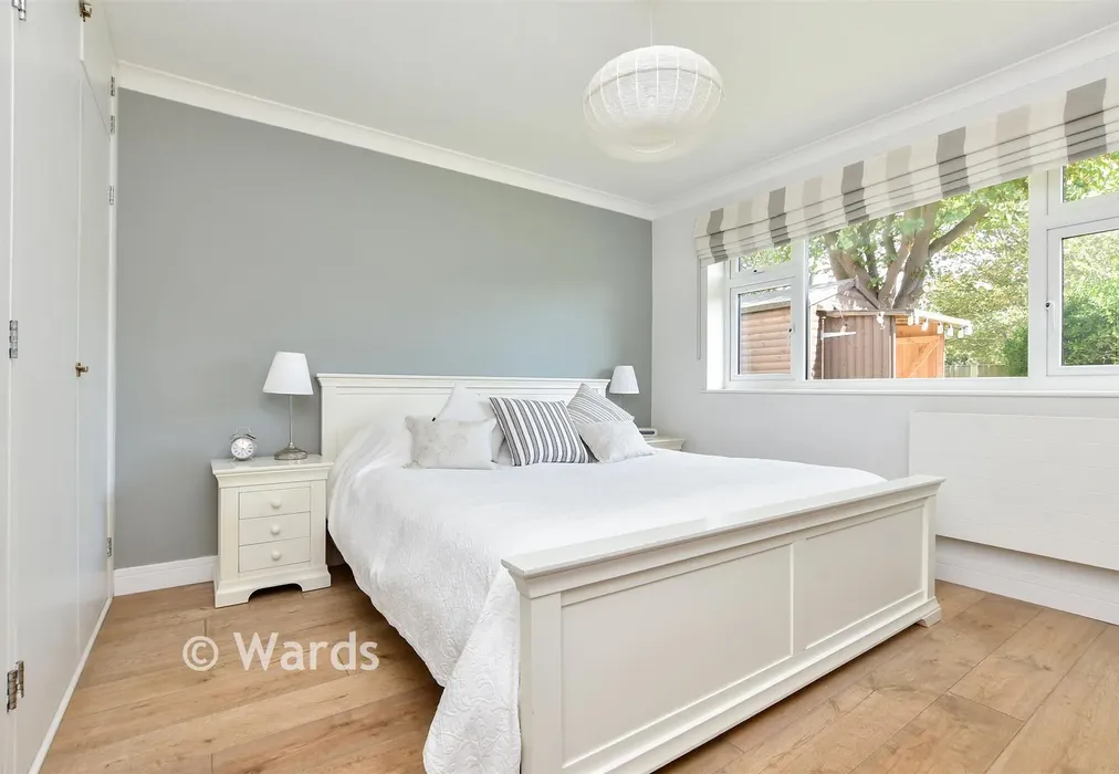 Bedroom 1 - Linden Avenue, Broadstairs, Kent - Wards of Kent