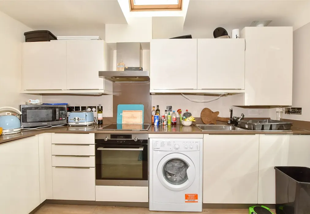 Kitchen - Village Way, Cranleigh, Surrey - Wards of Kent