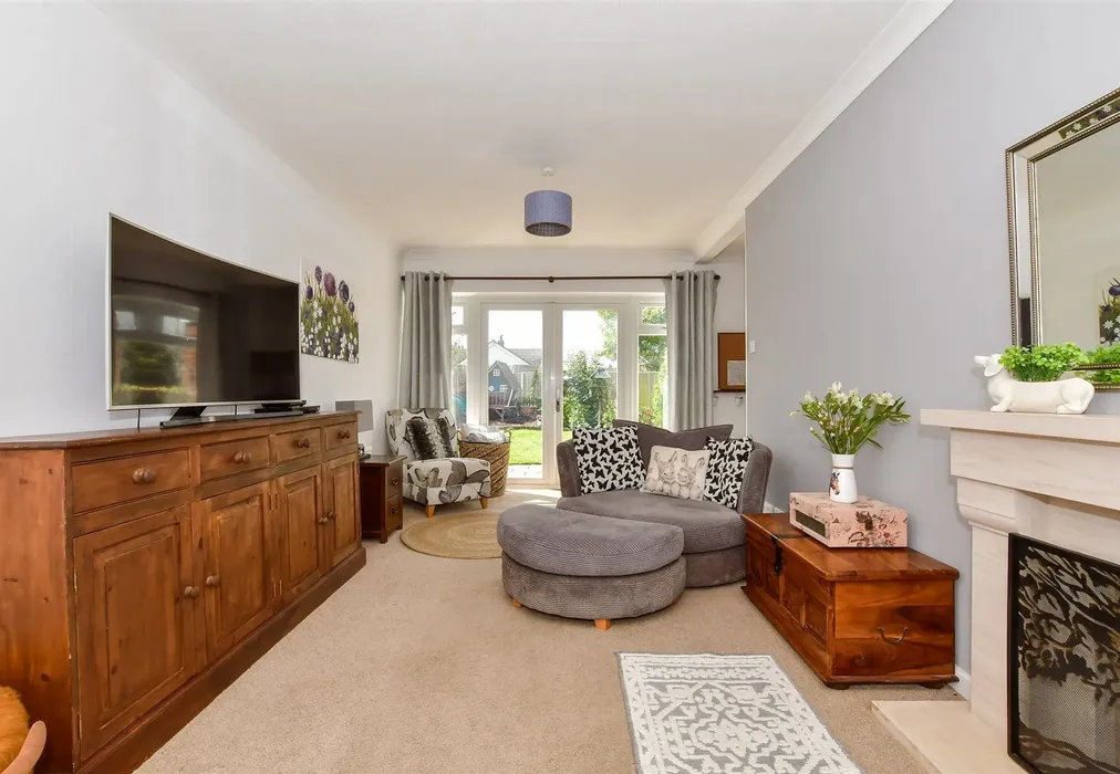 Lounge - Cockreed Lane, New Romney, Kent - Wards of Kent