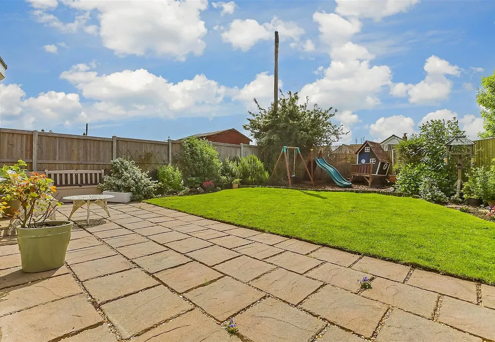 Rear Garden - Cockreed Lane, New Romney, Kent - Wards of Kent