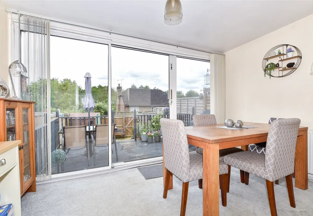 Sun Room - Merton Road, Bearsted, Maidstone, Kent - Wards of Kent