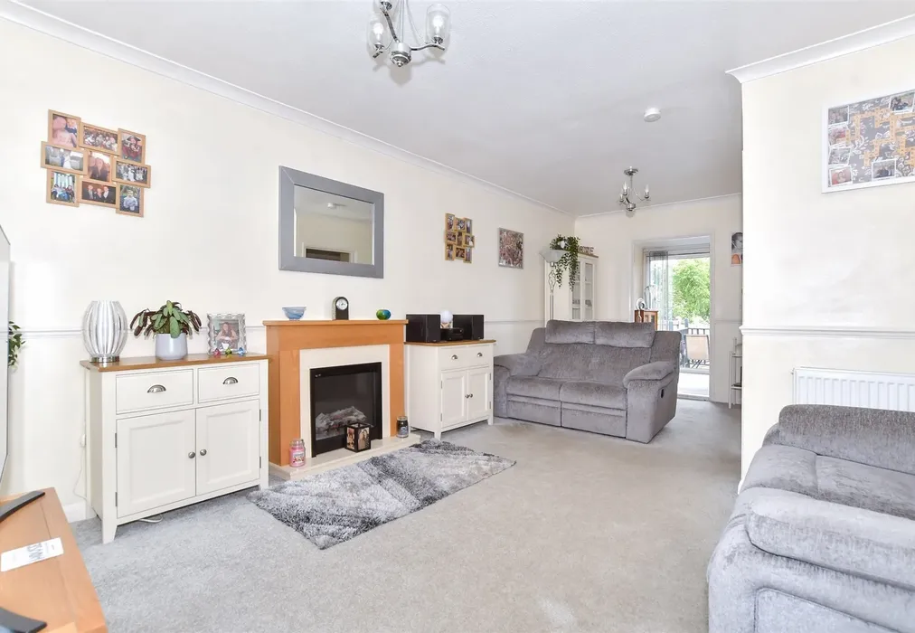 Lounge - Merton Road, Bearsted, Maidstone, Kent - Wards of Kent