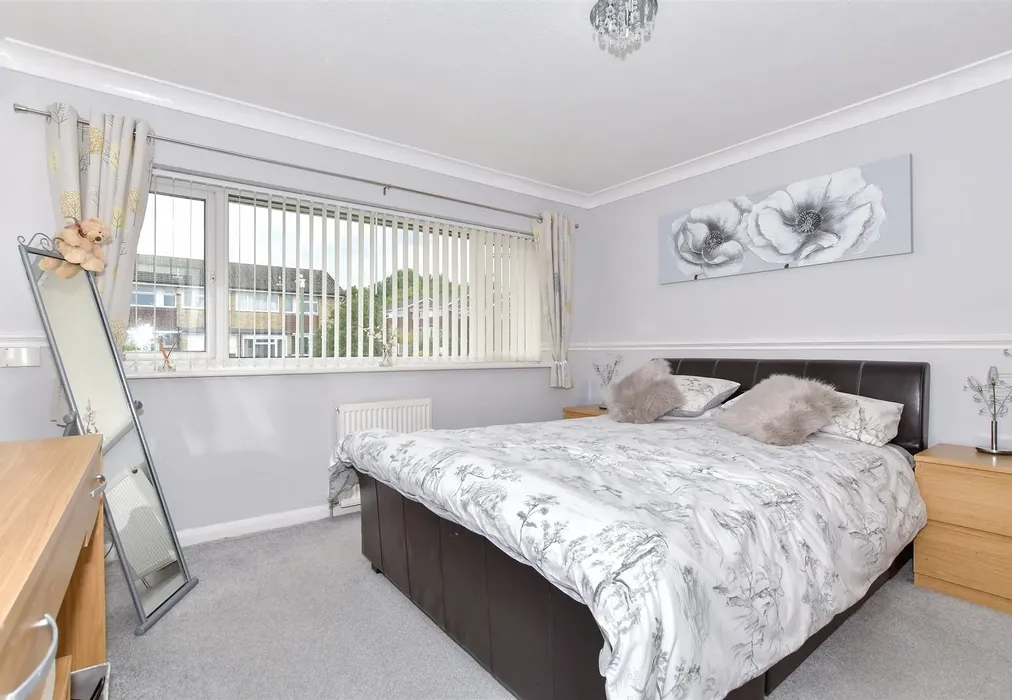 Bedroom 1 - Merton Road, Bearsted, Maidstone, Kent - Wards of Kent