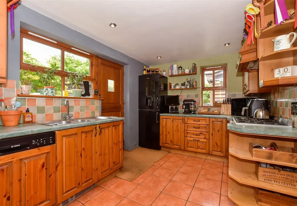 Kitchen - Rhodes Minnis, Canterbury, Kent - Wards of Kent