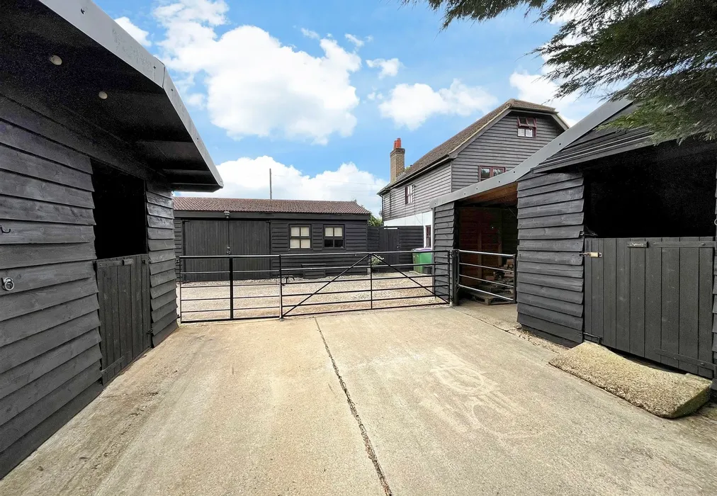 Outbuildings - Rhodes Minnis, Canterbury, Kent - Wards of Kent