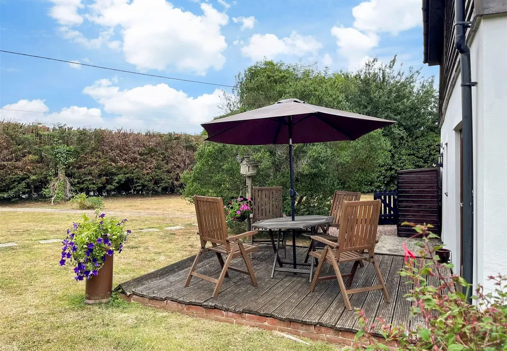 Garden - Rhodes Minnis, Canterbury, Kent - Wards of Kent