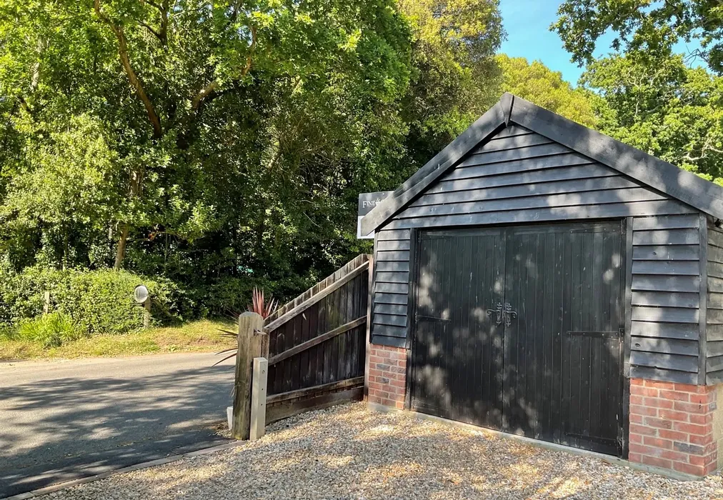 Detached Garage - Hillway Road, Bembridge, Isle of Wight - Wards of Kent