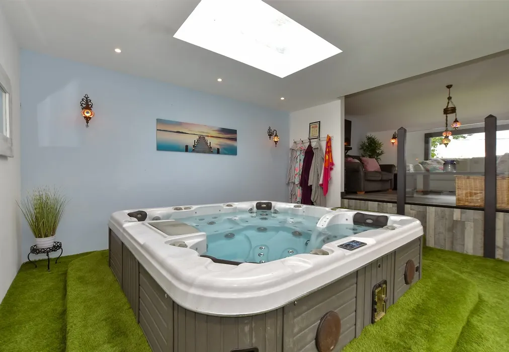 Hot Tub Area - Hillway Road, Bembridge, Isle of Wight - Wards of Kent