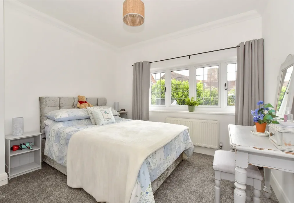 Bedroom 3 - Hillway Road, Bembridge, Isle of Wight - Wards of Kent