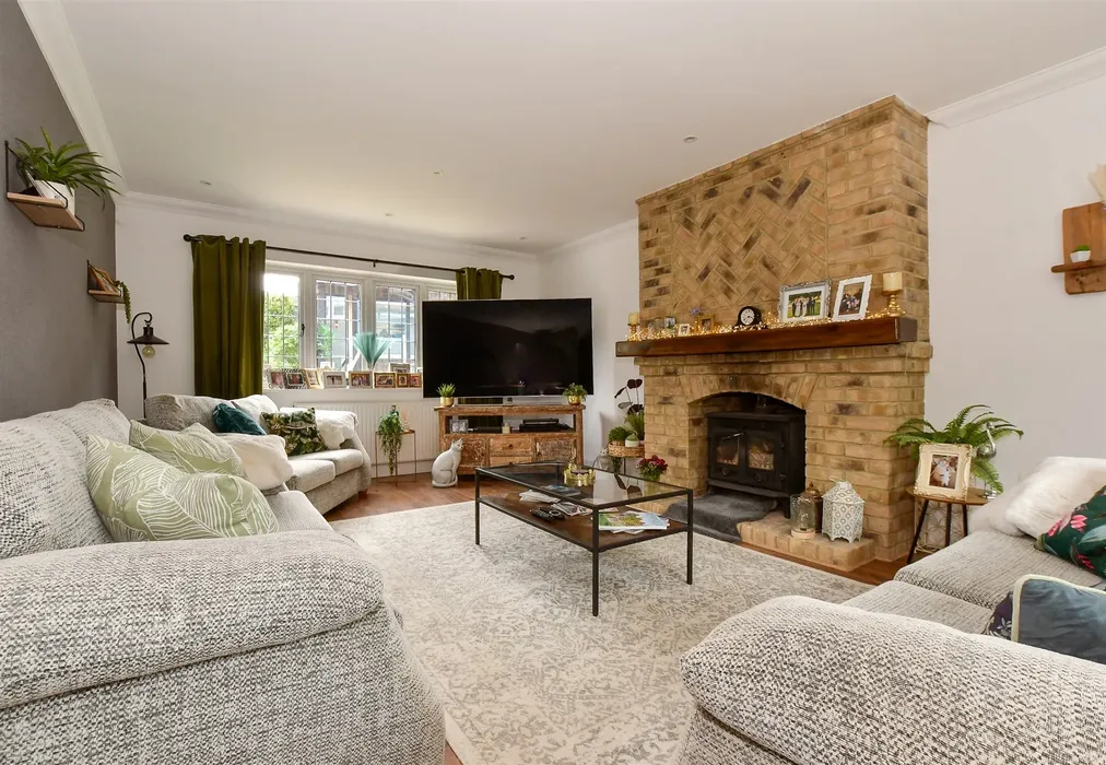 Sitting Room - Hillway Road, Bembridge, Isle of Wight - Wards of Kent
