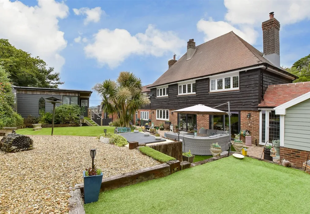 Rear Garden - Hillway Road, Bembridge, Isle of Wight - Wards of Kent