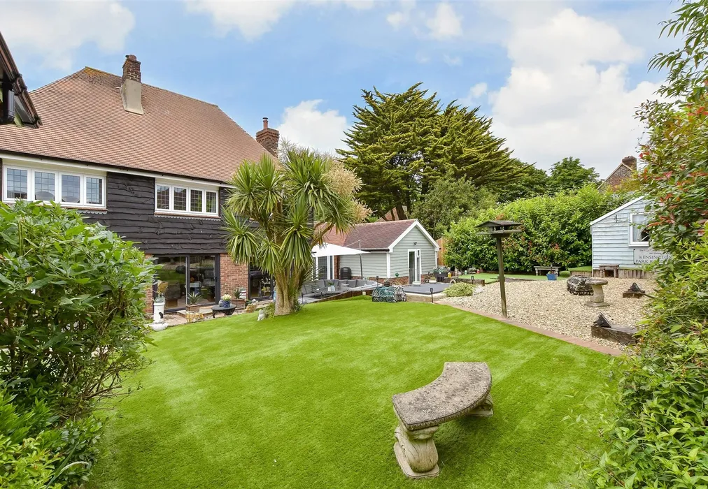 Rear Garden - Hillway Road, Bembridge, Isle of Wight - Wards of Kent