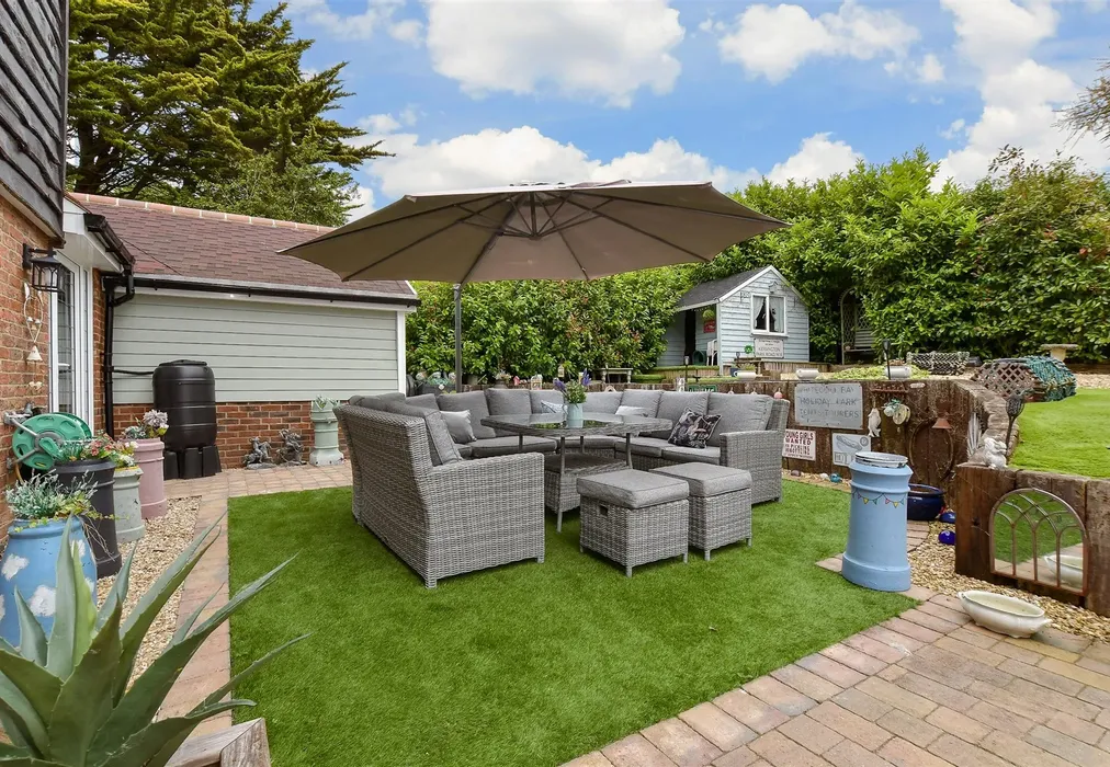 Rear Garden - Hillway Road, Bembridge, Isle of Wight - Wards of Kent
