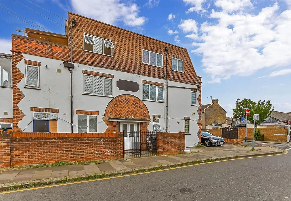 External Brochure A - St. Mary's Road, Ilford, Essex - Wards of Kent