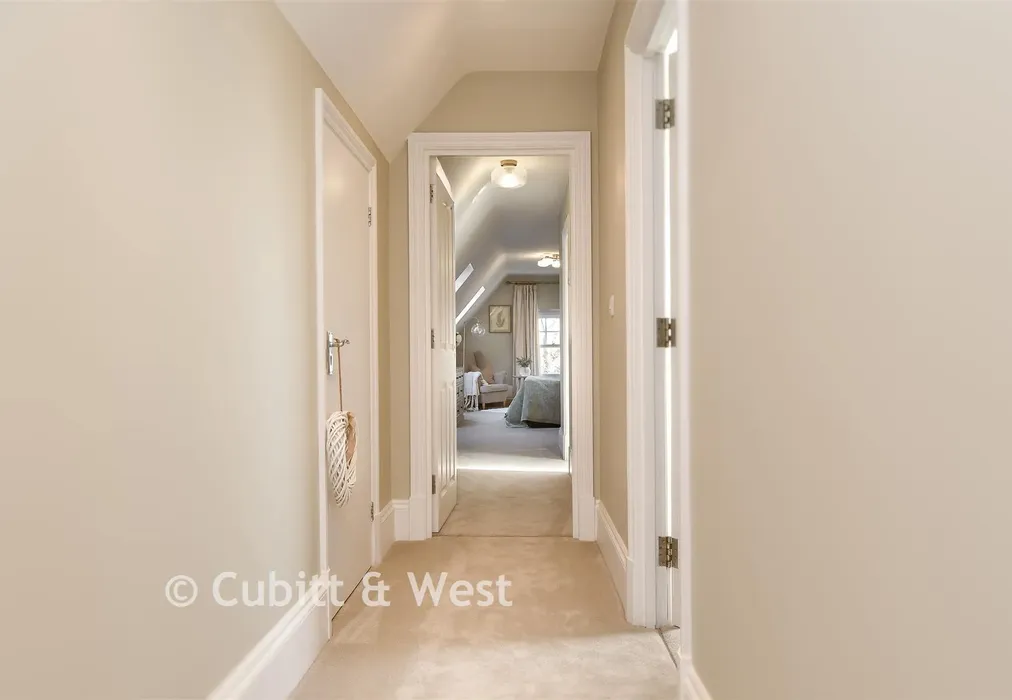 Landing - Massetts Road, Horley, Surrey - Wards of Kent