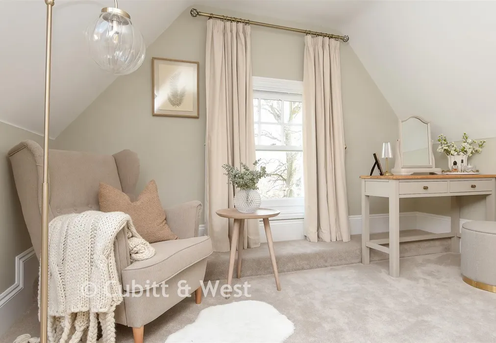 Bedroom 1 - Massetts Road, Horley, Surrey - Wards of Kent
