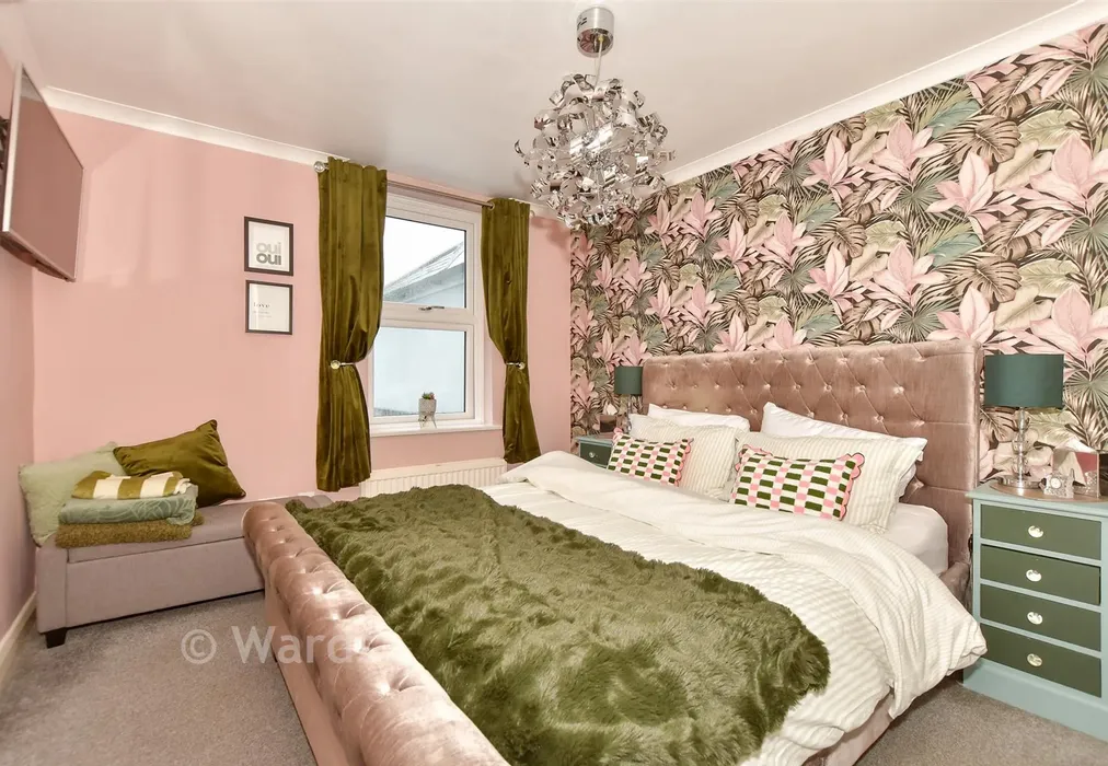 Bedroom 2 - Dover Road, Walmer, Deal, Kent - Wards of Kent
