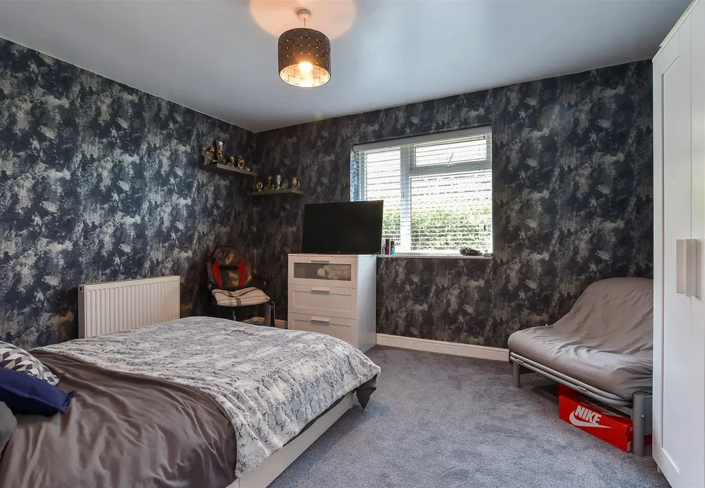 Bedroom 4 - The Ridgway, Woodingdean, Brighton, East Sussex - Wards of Kent
