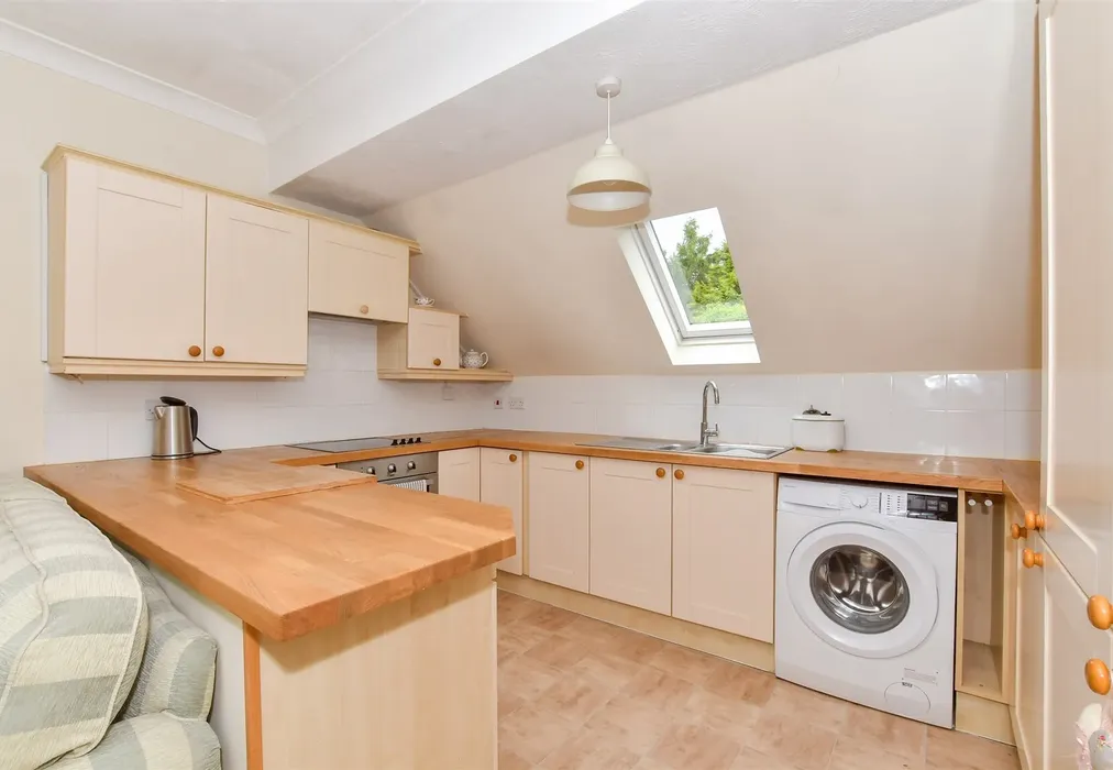 Kitchen - Chapel Road, Hothfield, Ashford, Kent - Wards of Kent