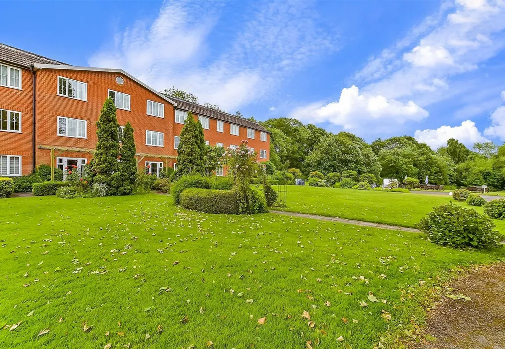 Communal Gardens - Chapel Road, Hothfield, Ashford, Kent - Wards of Kent