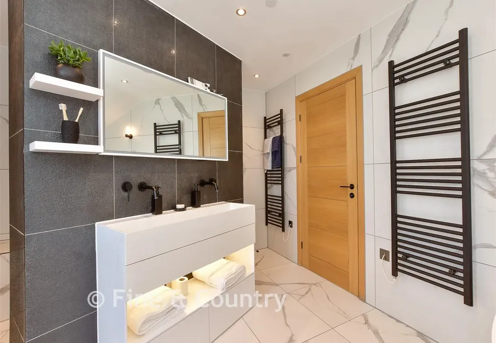 Bathroom - New Road, Lambourne End, Essex - Wards of Kent
