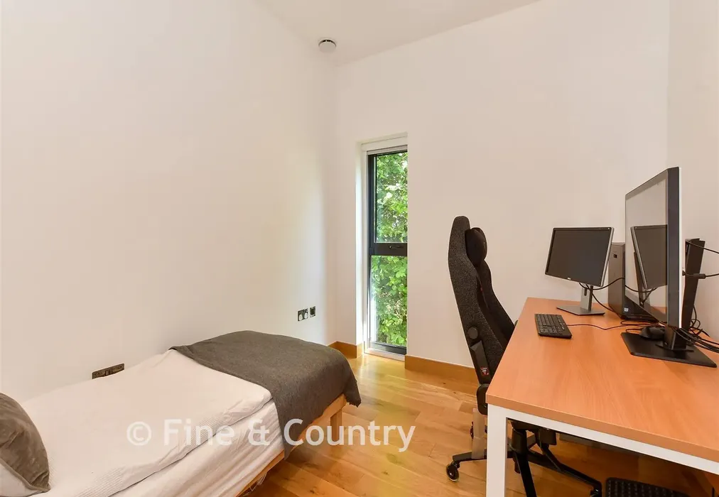 Bedroom - New Road, Lambourne End, Essex - Wards of Kent